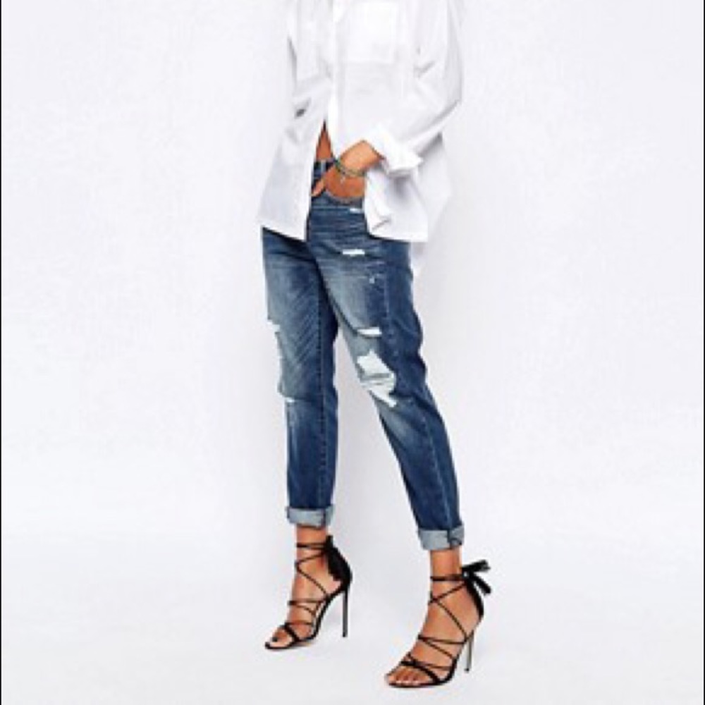 Abercrombie & Fitch distressed jeans